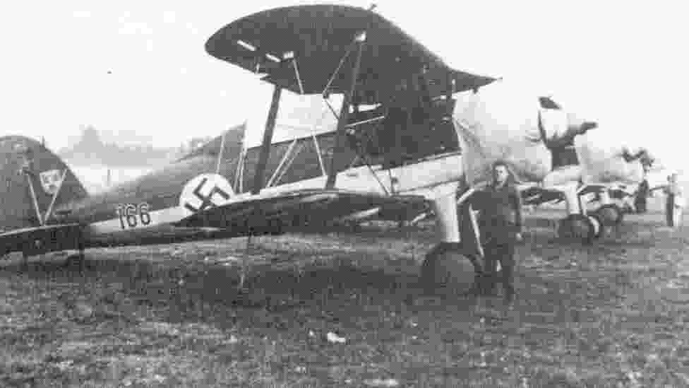 Gloster Gladiator #166